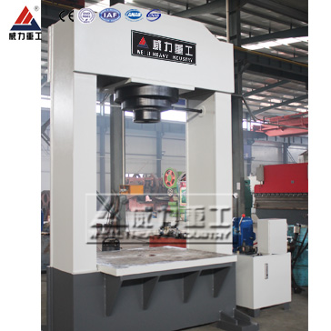 315噸龍門(mén)液壓機(jī)