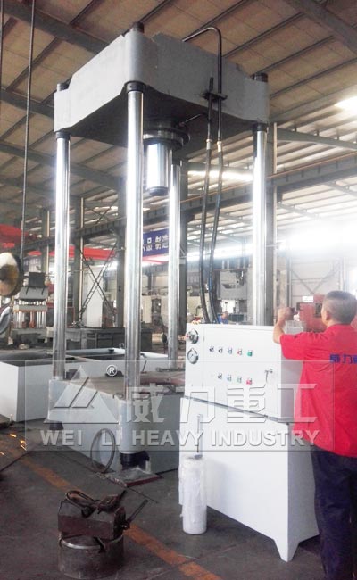 500噸二梁四柱液壓機(jī)