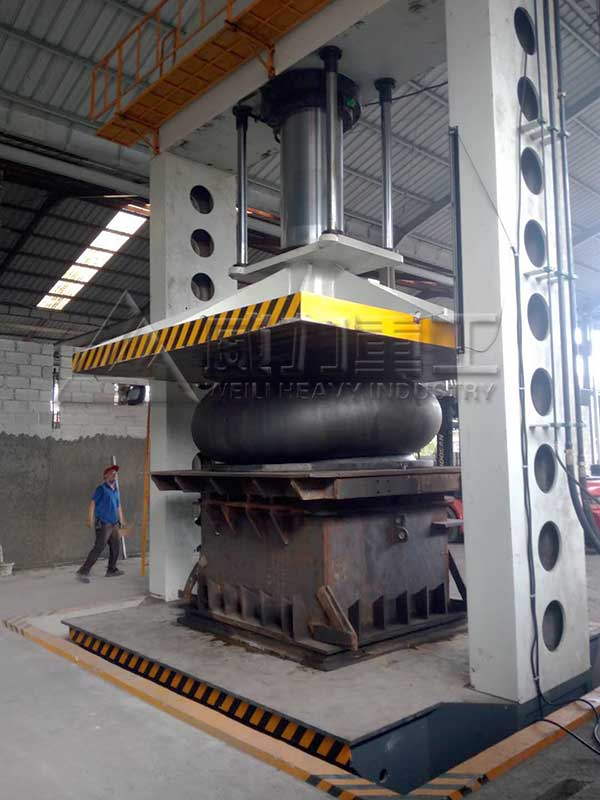 1000噸液壓機使用現(xiàn)場