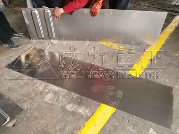 630噸集裝箱車廂板成型液壓機(jī)客戶車間使用現(xiàn)場(chǎng)