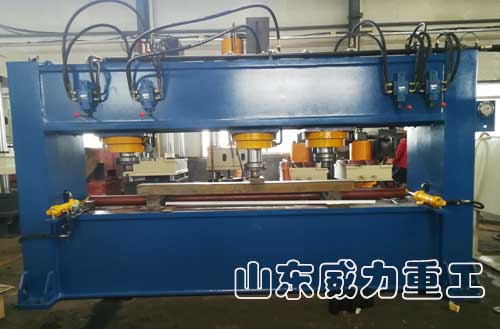 龍門(mén)式軸承校正液壓機(jī)