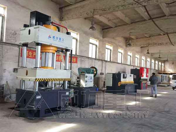 不銹鋼水箱板成套加工設(shè)備