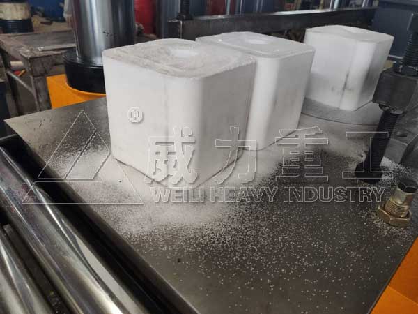 車間試機加工現(xiàn)場