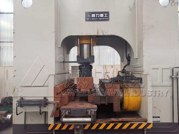 多工位紅沖液壓機(jī)