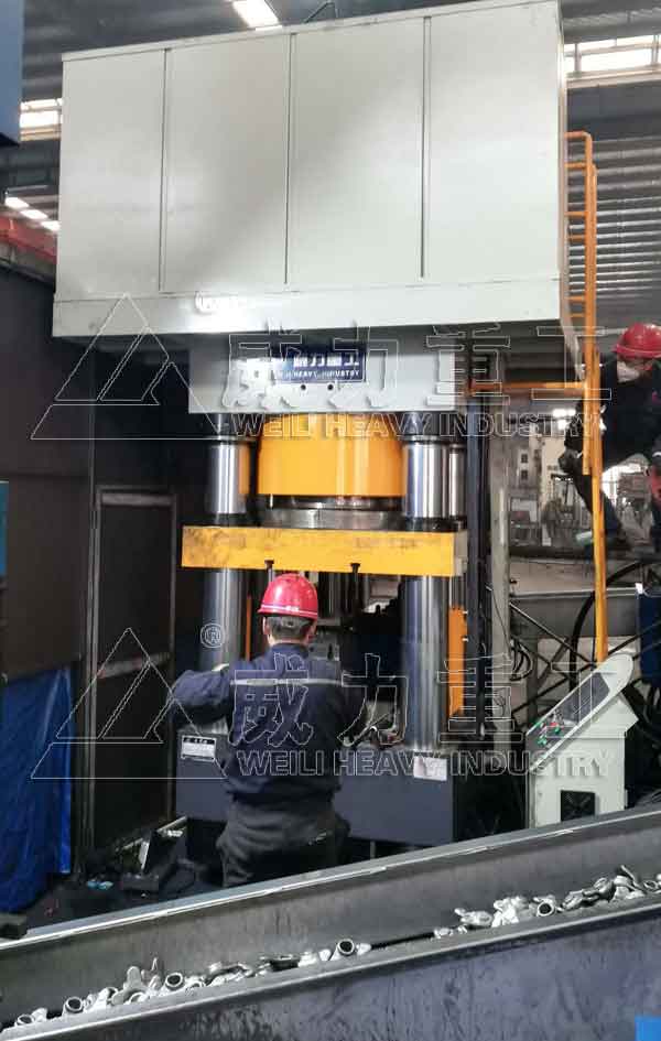 1000噸熱鐓鍛壓機-1000T快速模鍛液壓機